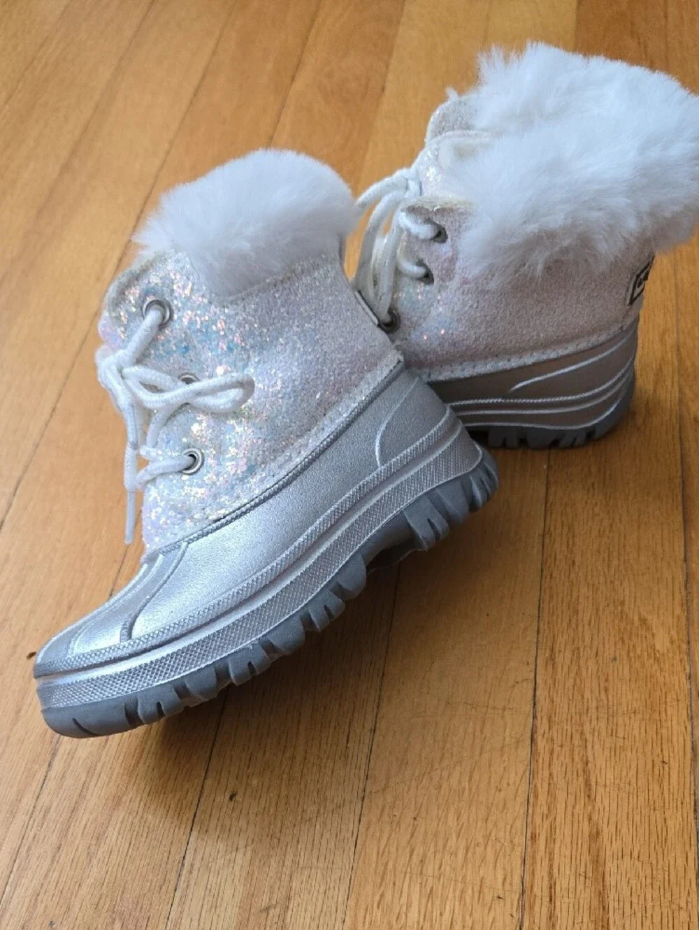 London Fog Girls' Silver Glitter Snow Boots with White Faux Fur